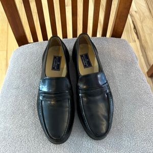 Bostonian black leather dress shoe